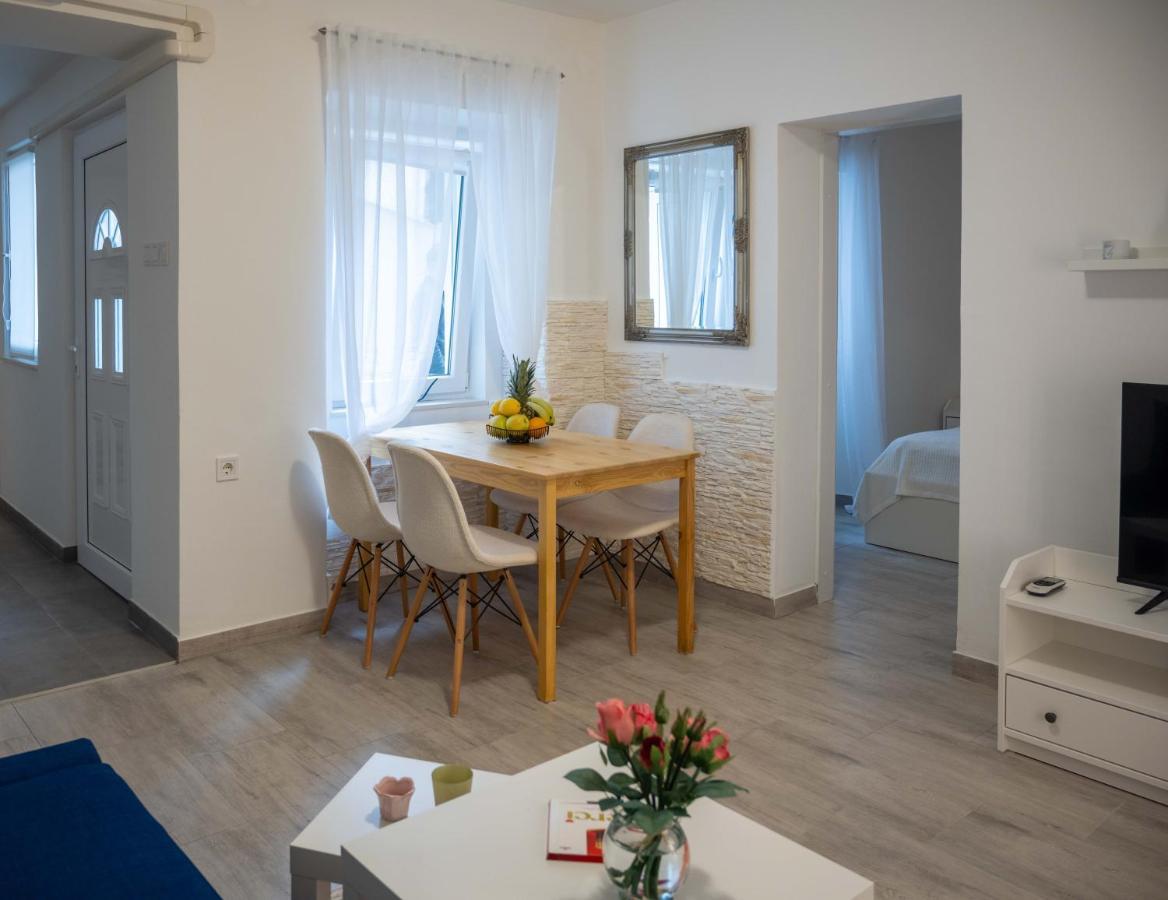 Apartment Montona Pula Extérieur photo
