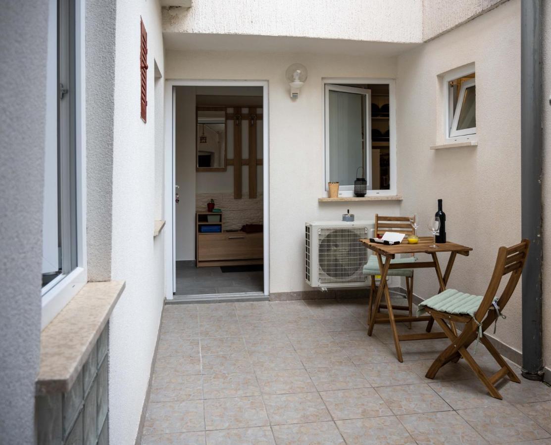Apartment Montona Pula Extérieur photo
